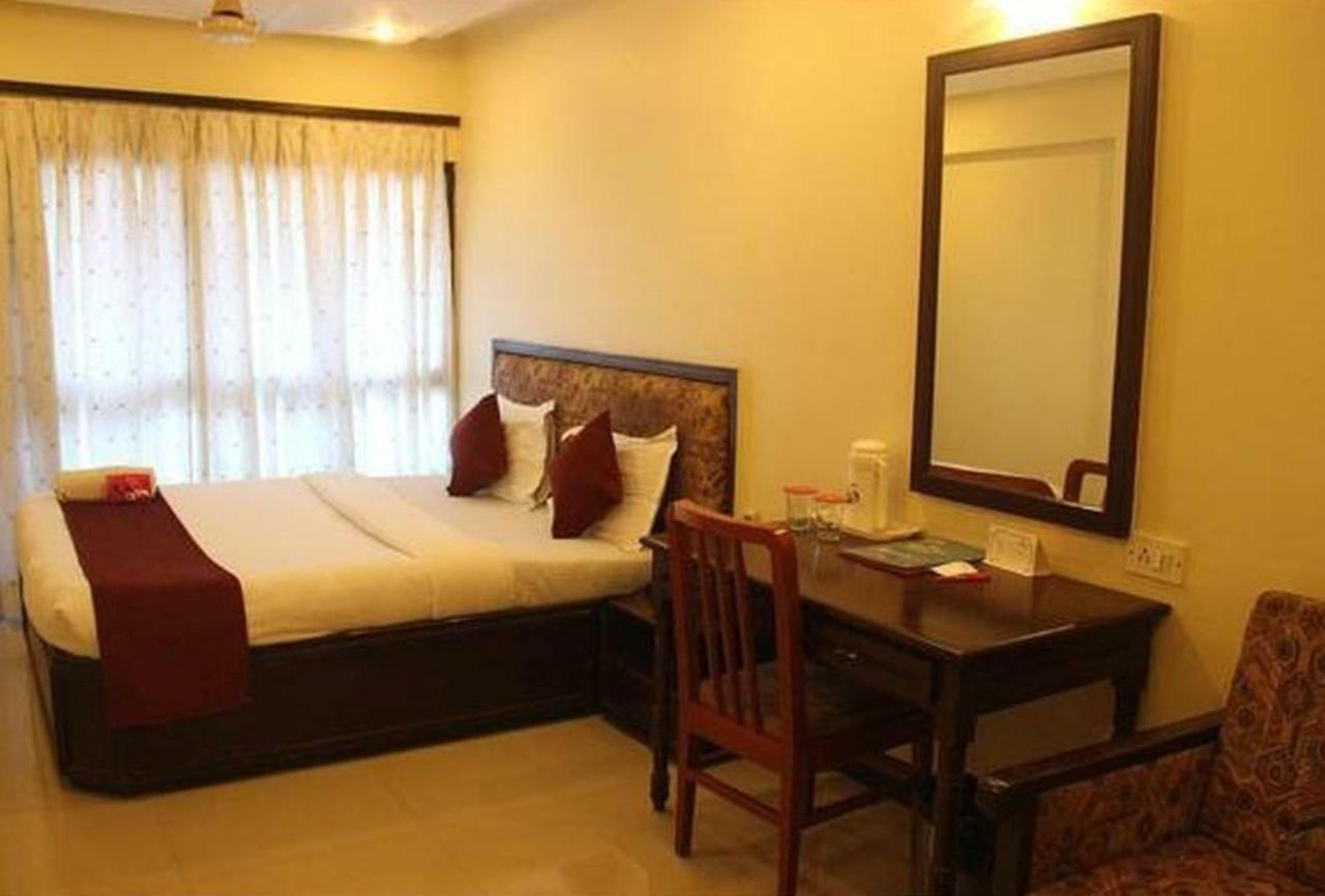 P M Regency Hotel Vadodara Ngoại thất bức ảnh