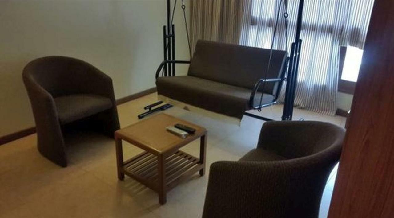 P M Regency Hotel Vadodara Ngoại thất bức ảnh